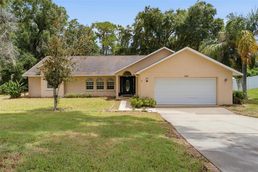 742 WOODVIEW DRIVE