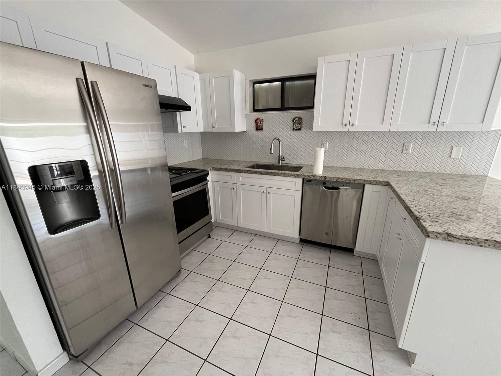 2749 W 72nd St, Hialeah FL 33016