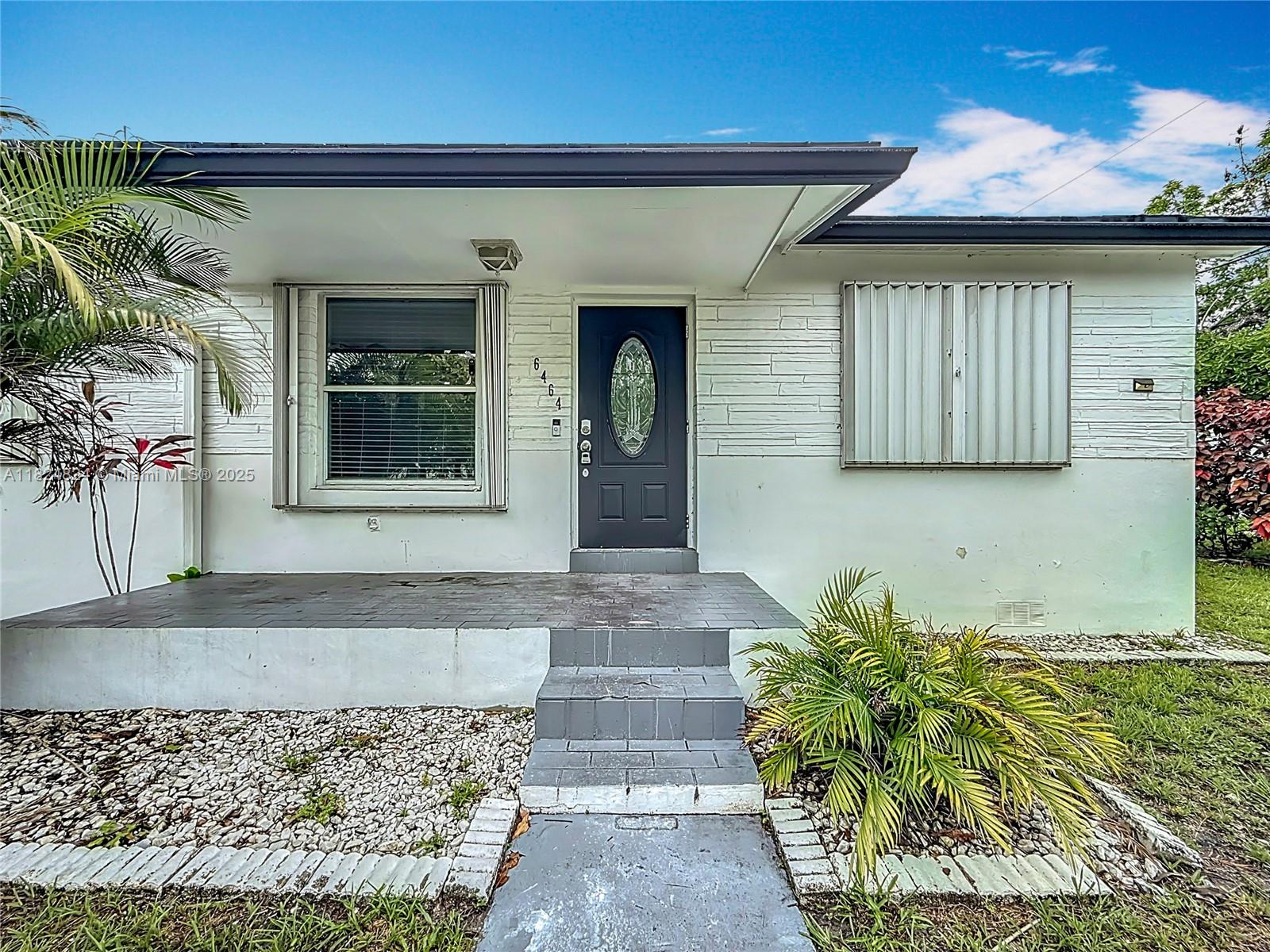 6464 Mcclellan St, Hollywood FL 33024