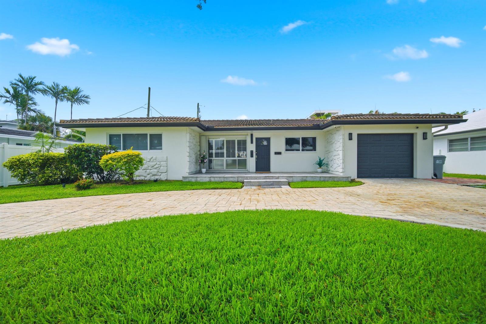 2740 SE 7th Street, Pompano Beach FL 33062