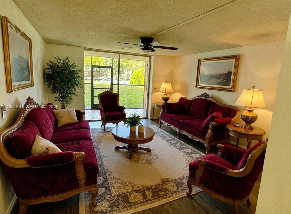 3670 Inverrary Dr # 1K, Lauderhill FL 33319