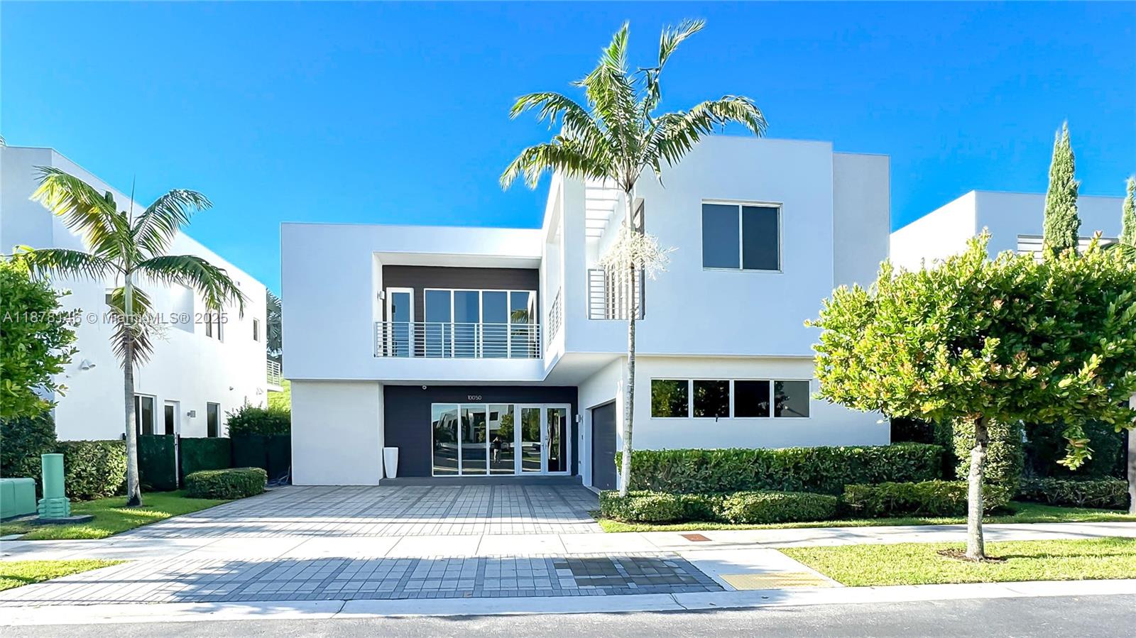 10050 NW 74th Ter, Doral FL 33178