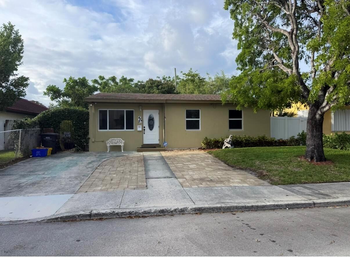 429 Summa Street, West Palm Beach FL 33405