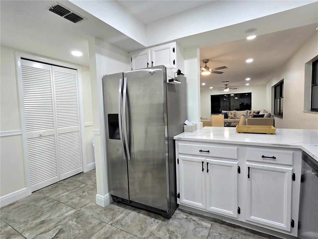 2009 HAMMOCK PINE BOULEVARD UNIT 2009, CLEARWATER, FL — photo 4 of 30