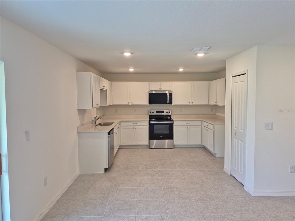 8813 PINE BARK WAY, WILDWOOD, FL — photo 5 of 6