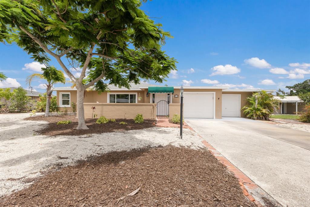 715 FONTANA LANE