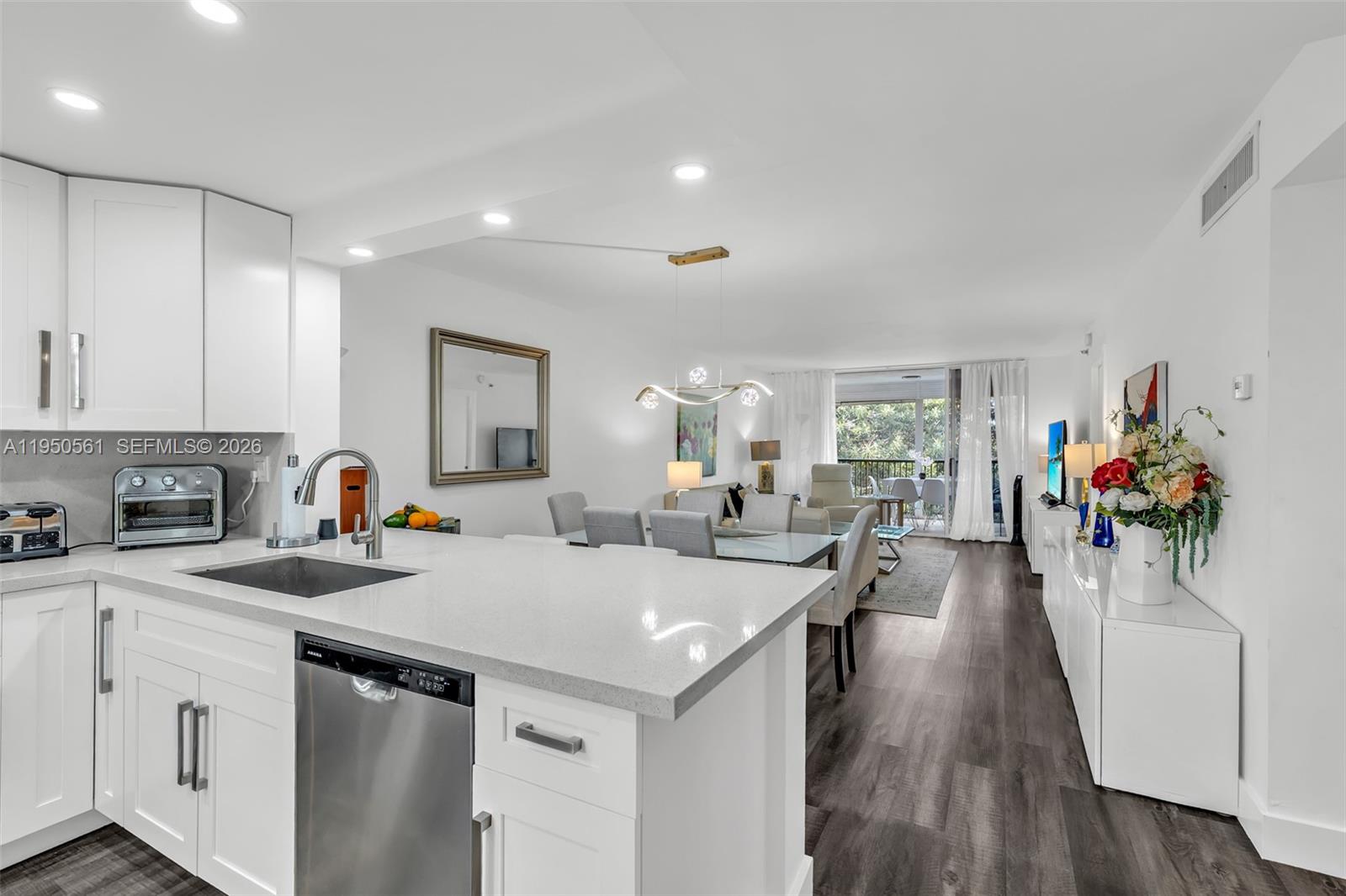 3910 Inverrary Blvd # B, Lauderhill FL 33319