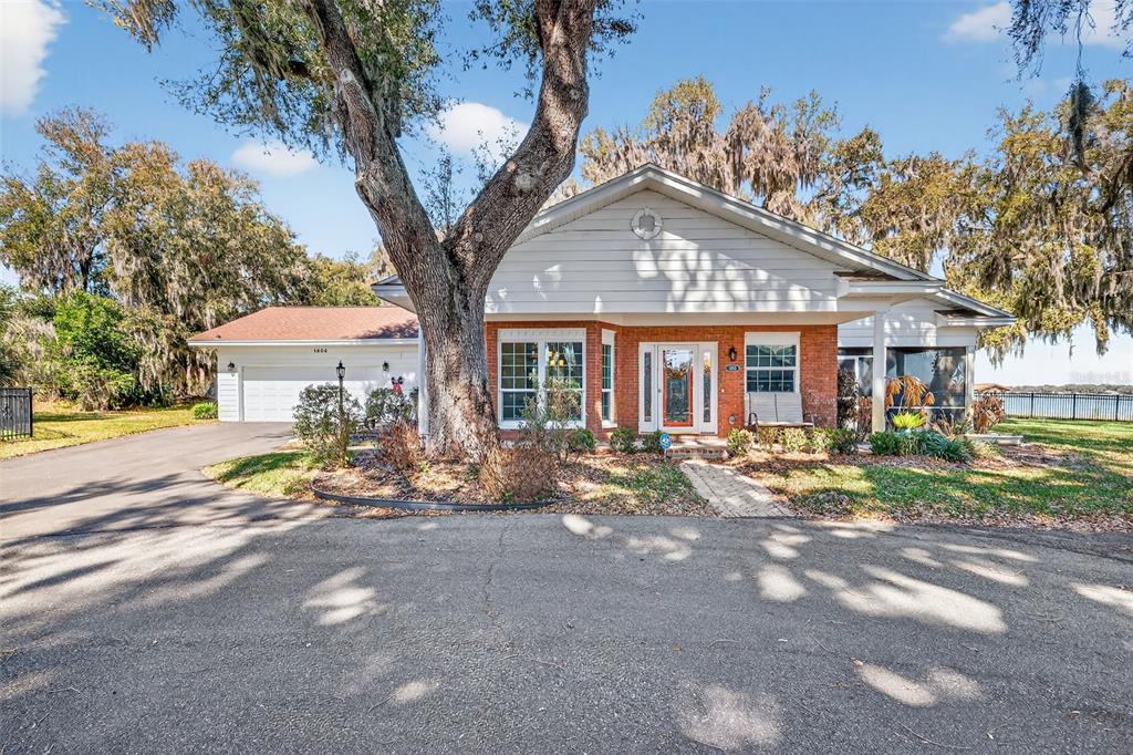 1404 REGENCY COURT