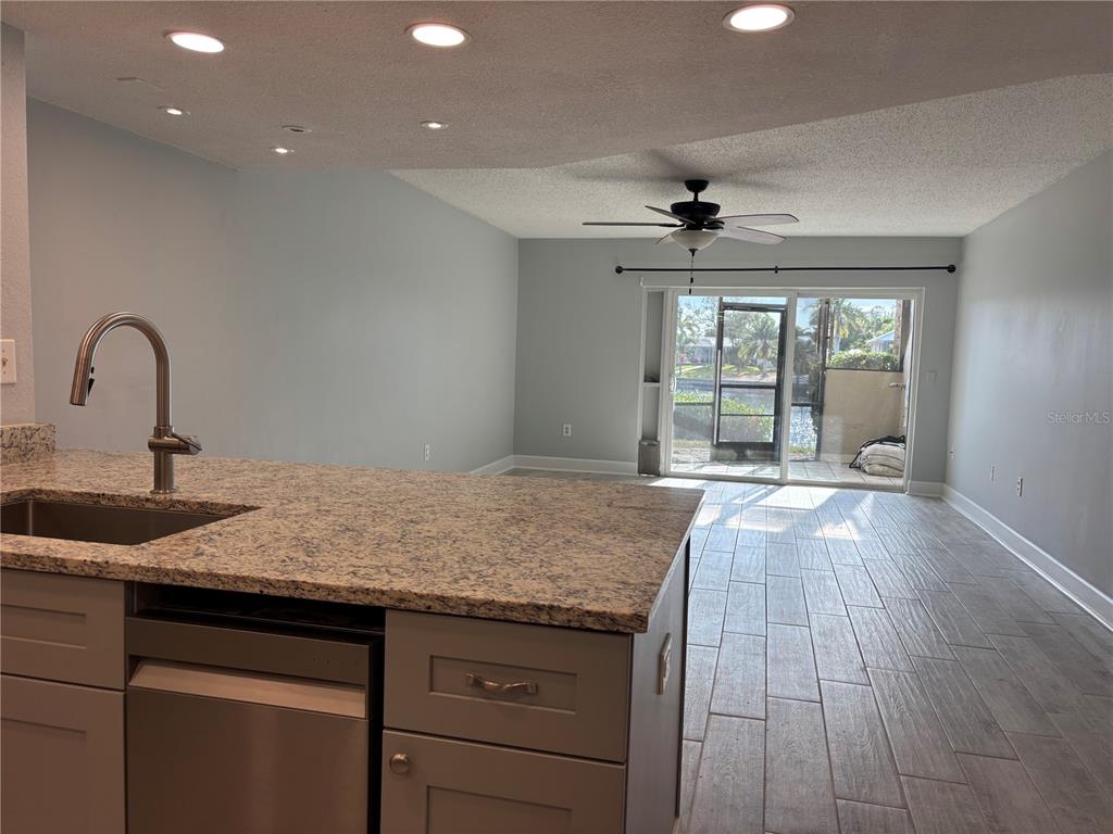 1028 APOLLO BEACH BOULEVARD UNIT 11, APOLLO BEACH, FL — photo 4 of 30