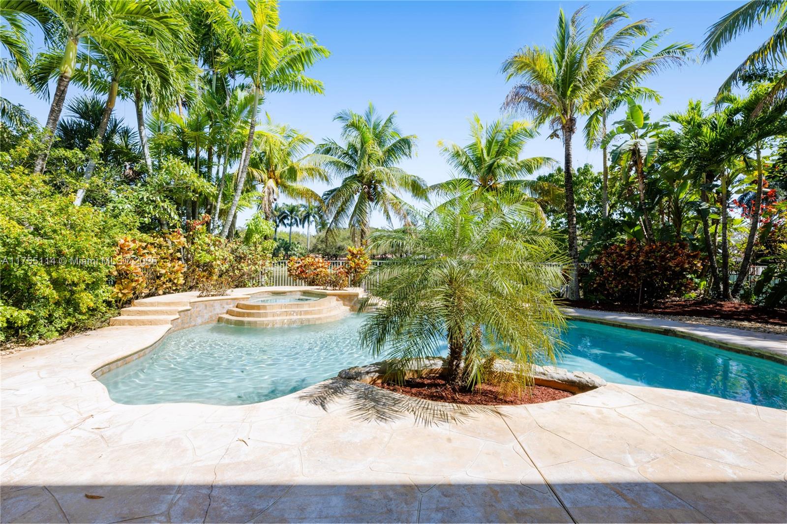 906 Windward Way, Weston FL 33327