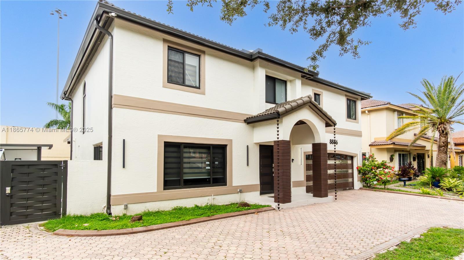 8886 NW 187th St, Miami FL 33018