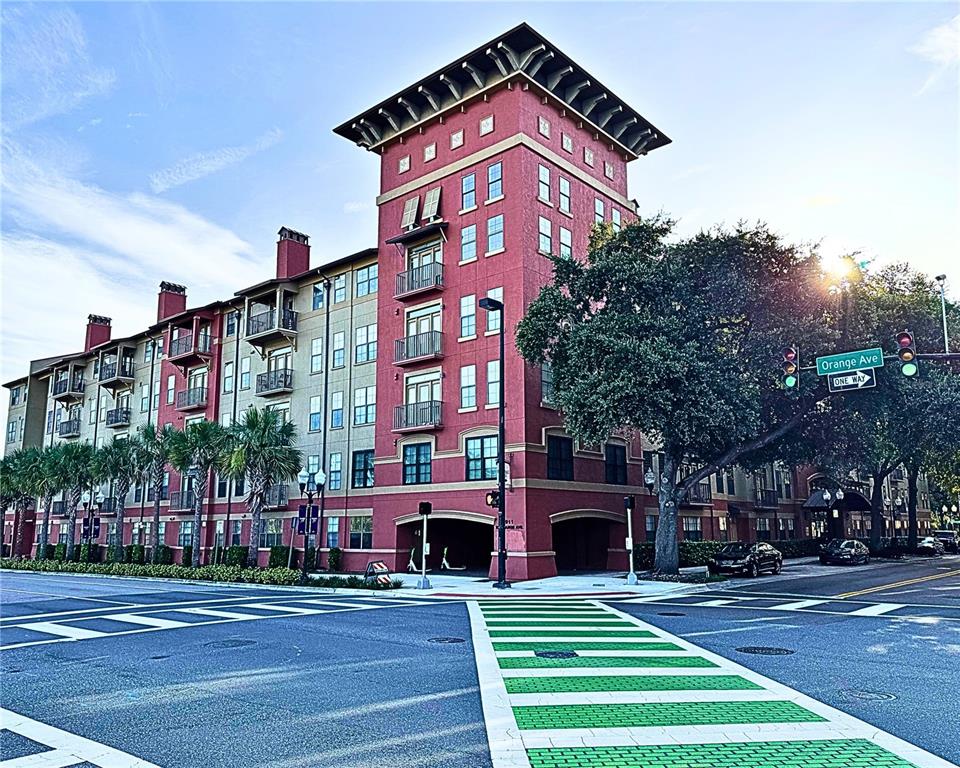 911 N ORANGE AVENUE UNIT 414