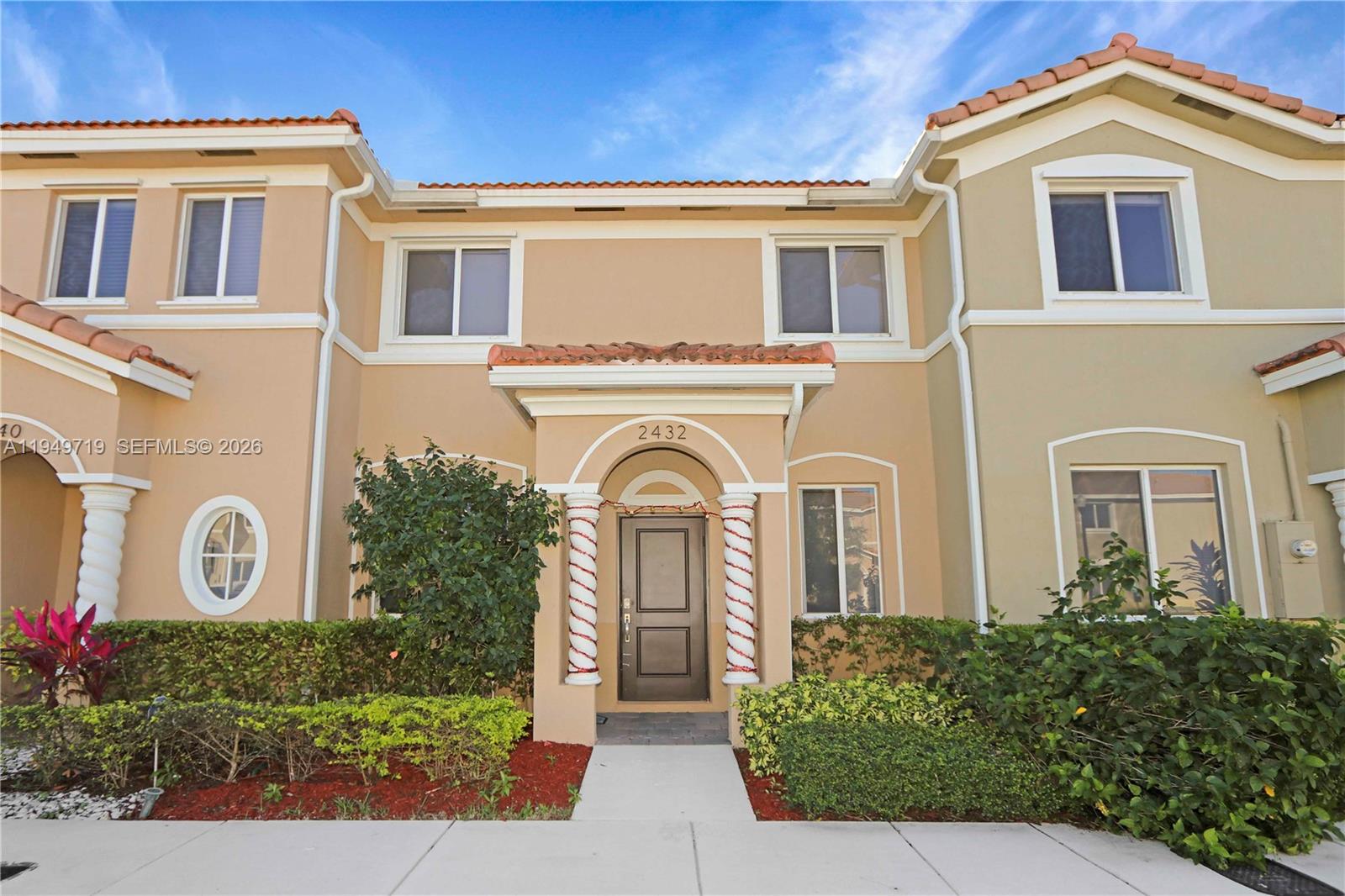 2432 SE 10th Ct, Homestead FL 33035