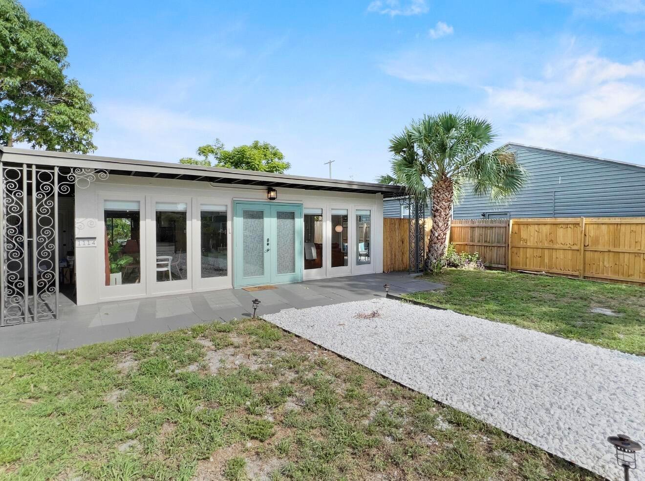 1114 N M Street, FL 33460