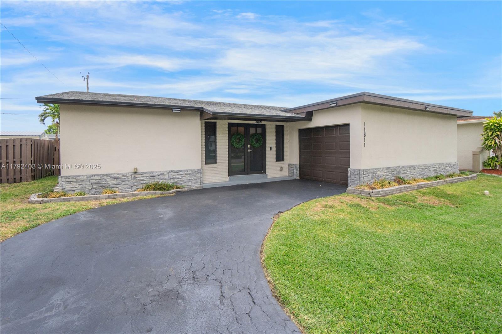11811 NW 29th St, Sunrise FL 33323