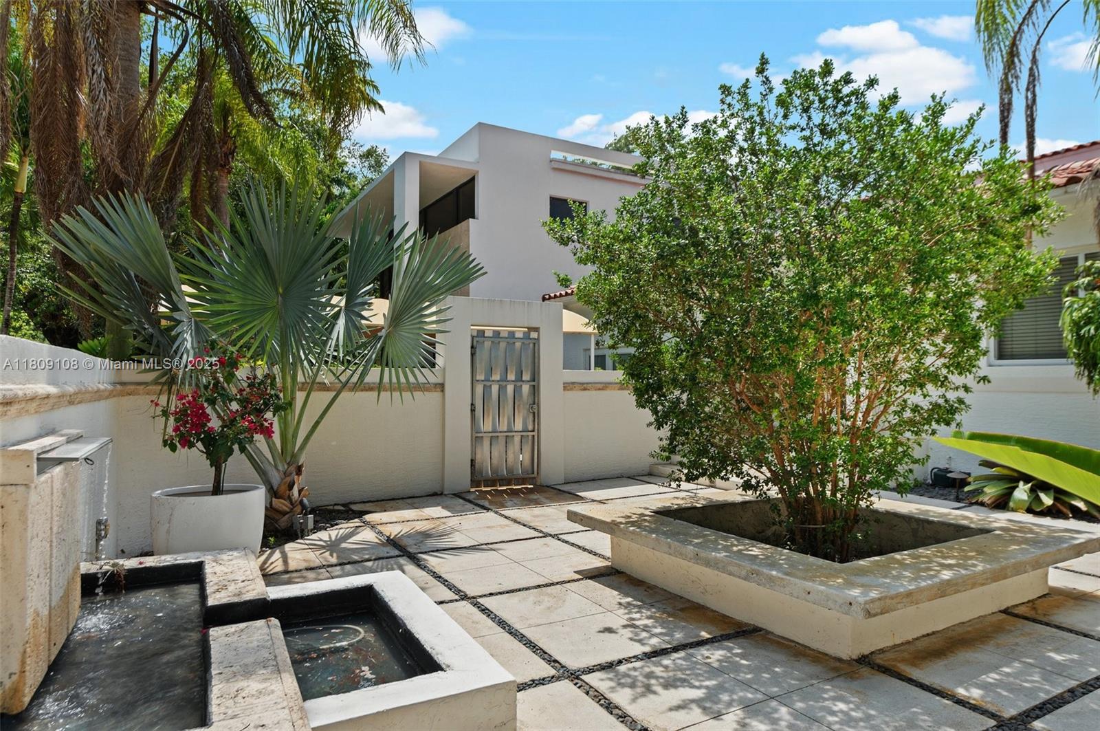 1771 Wa Kee Na Dr, Miami FL 33133