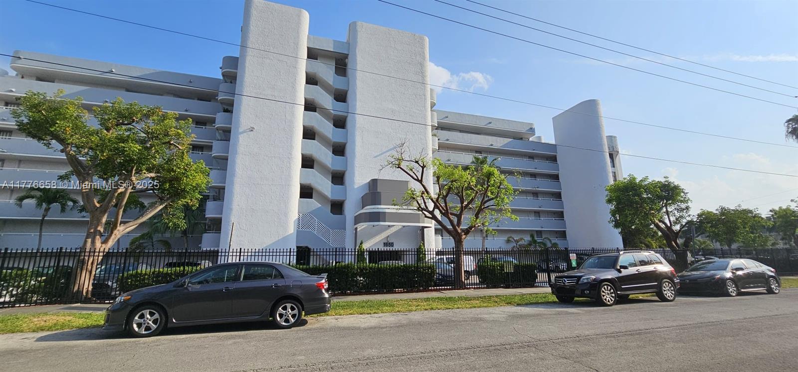 1650 NE 115th St # 203, Miami FL 33181
