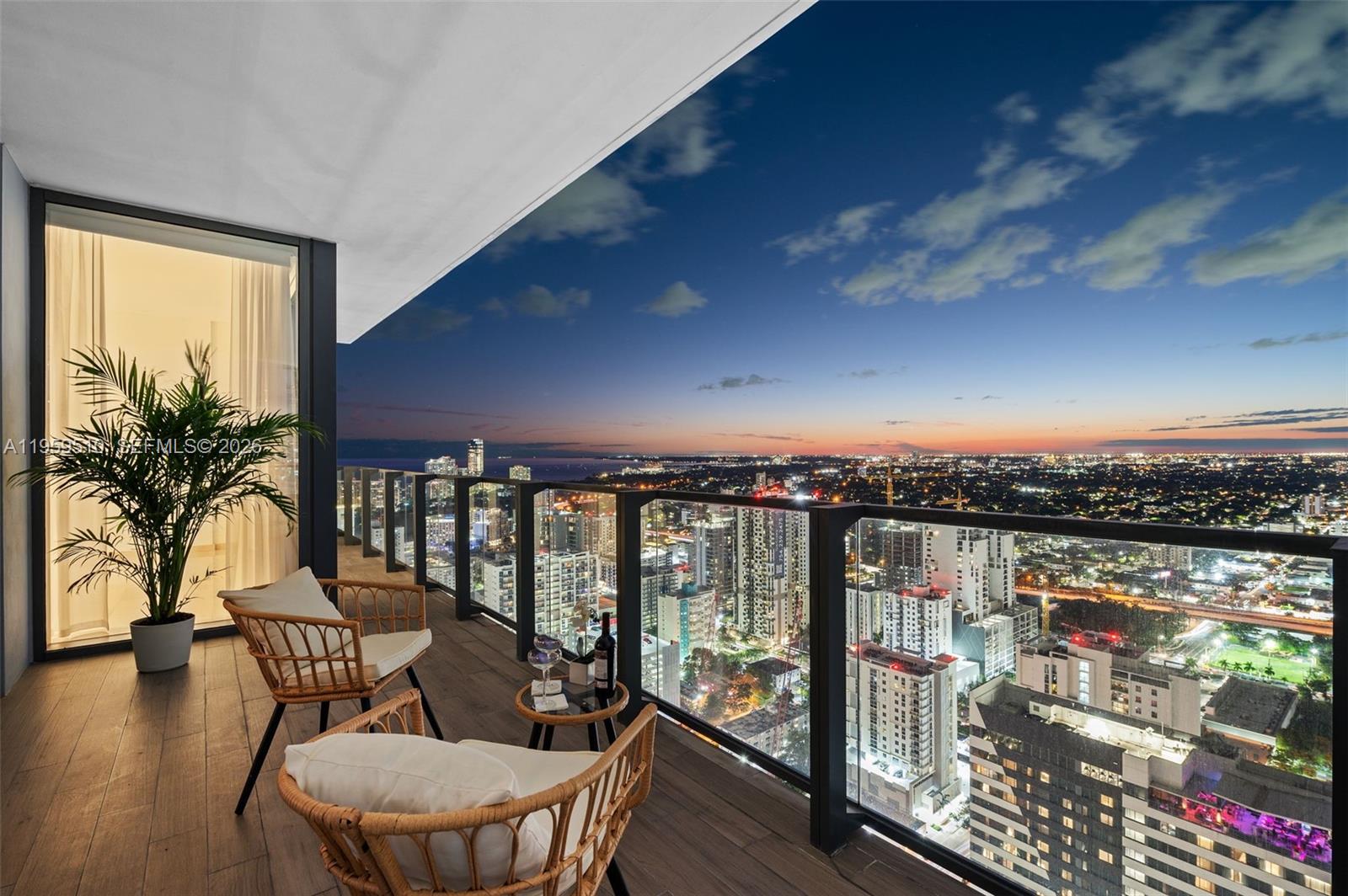 88 SW 7th St # 3612, Miami FL 33130