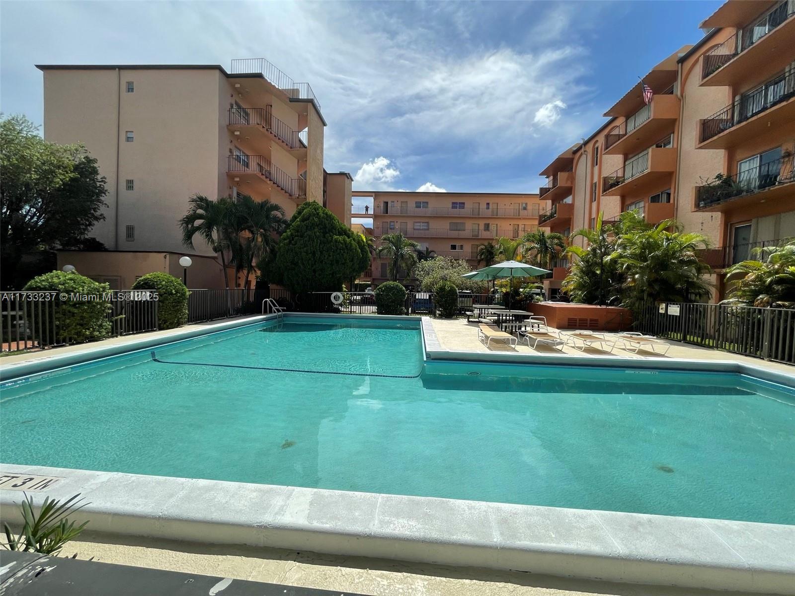 1950 W 54th St # 112, Hialeah FL 33012