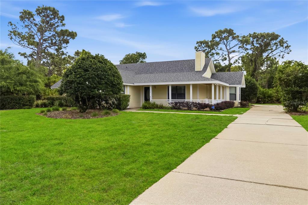6928 SAWGRASS DRIVE