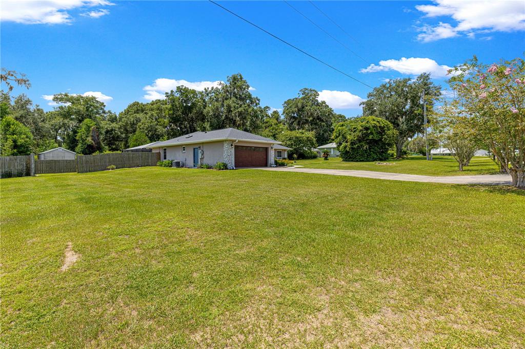 5948 SE 129TH PLACE, BELLEVIEW, FL — photo 4 of 30