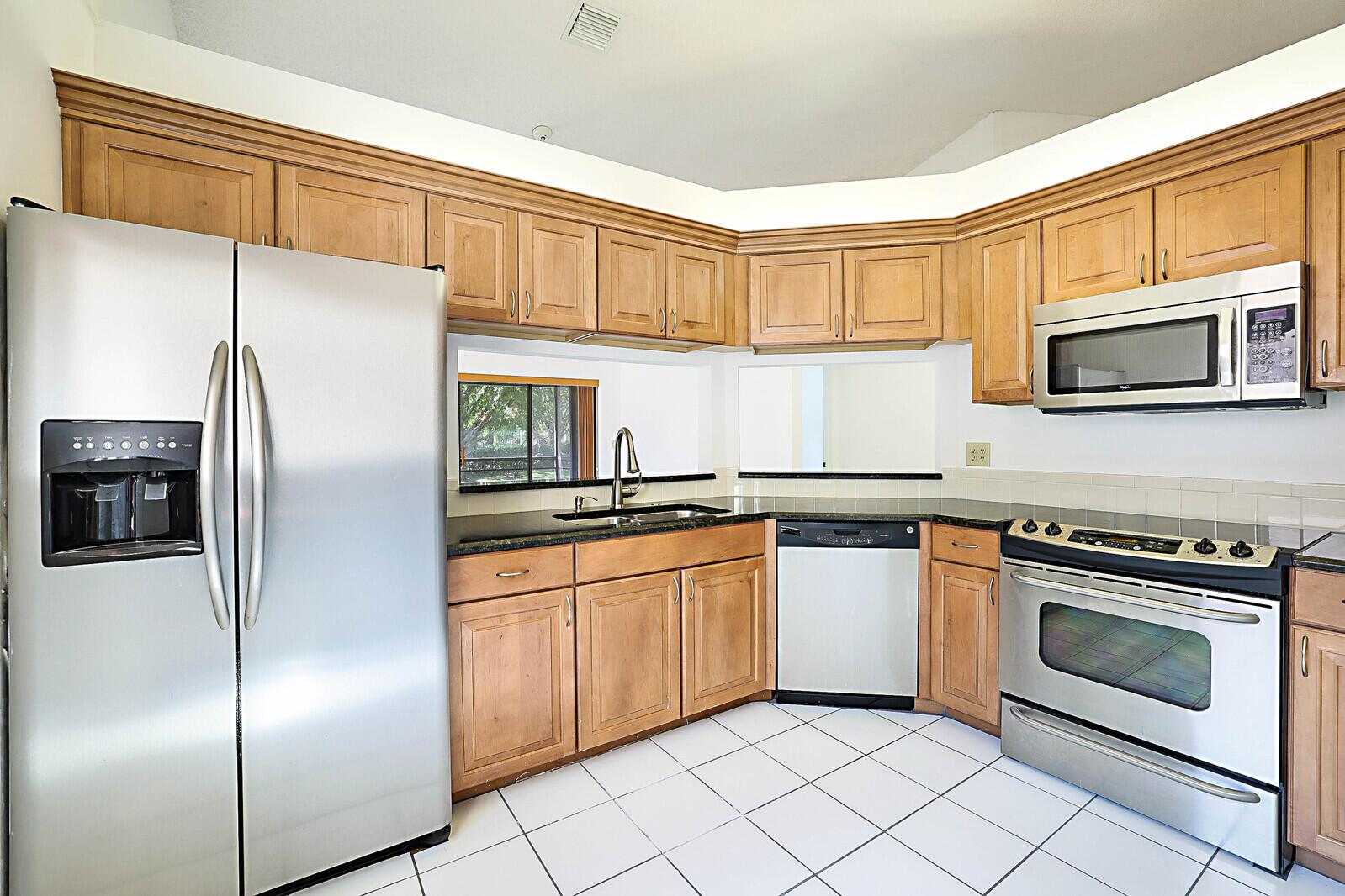 9 Vía De Casas Sur # 203, Boynton Beach FL 33426