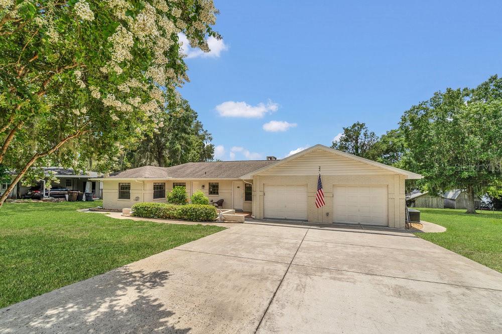 224 LAKESHORE DRIVE