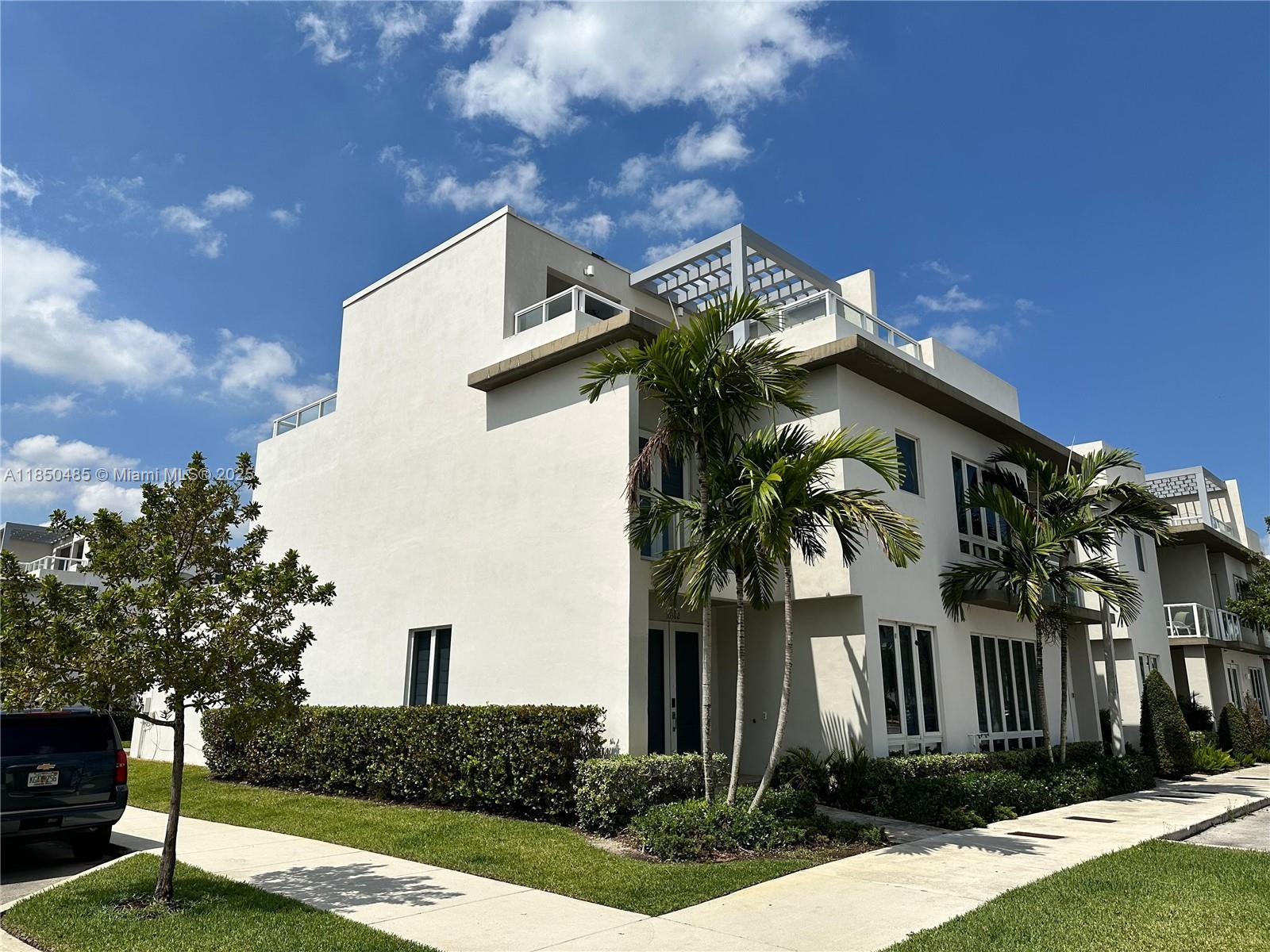 10362 NW 66th St, Doral FL 33178