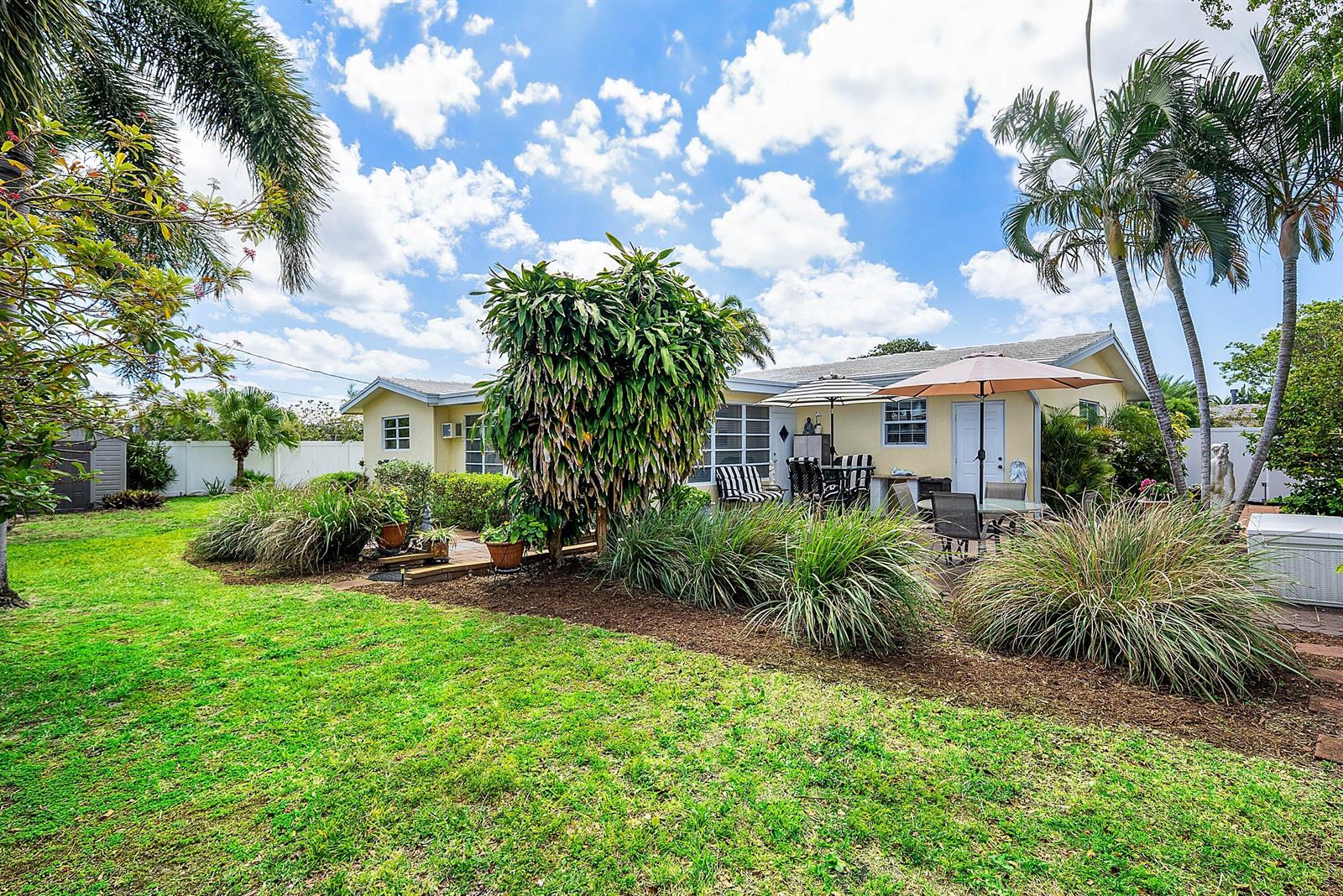2741 NE 52nd Street, Lighthouse Point FL 33064