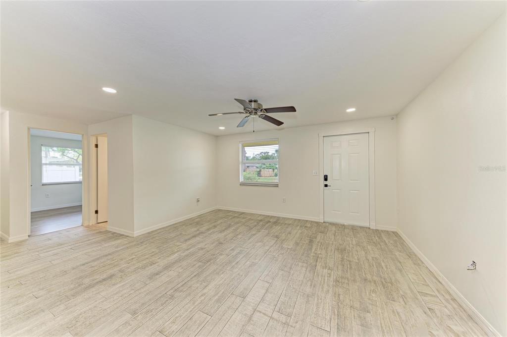 4319 AUGUSTINE AVENUE, SARASOTA, FL — photo 2 of 20