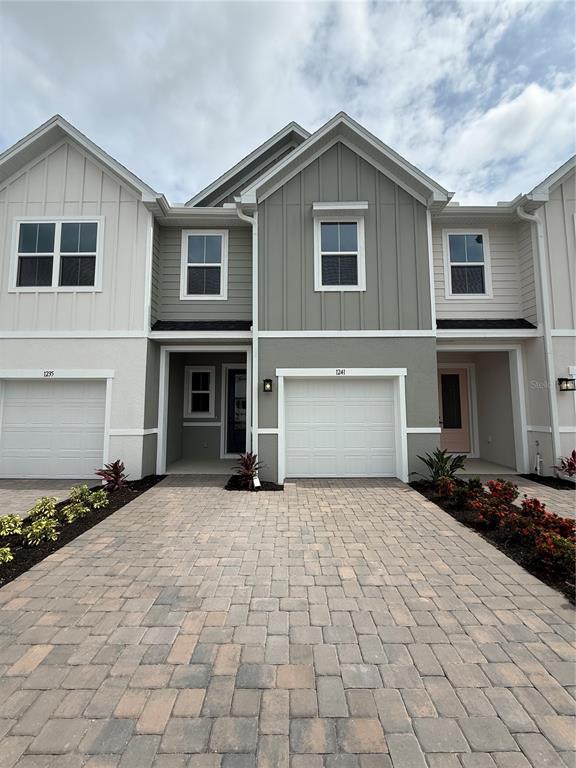 1241 PINEYWOOD FIELD DRIVE