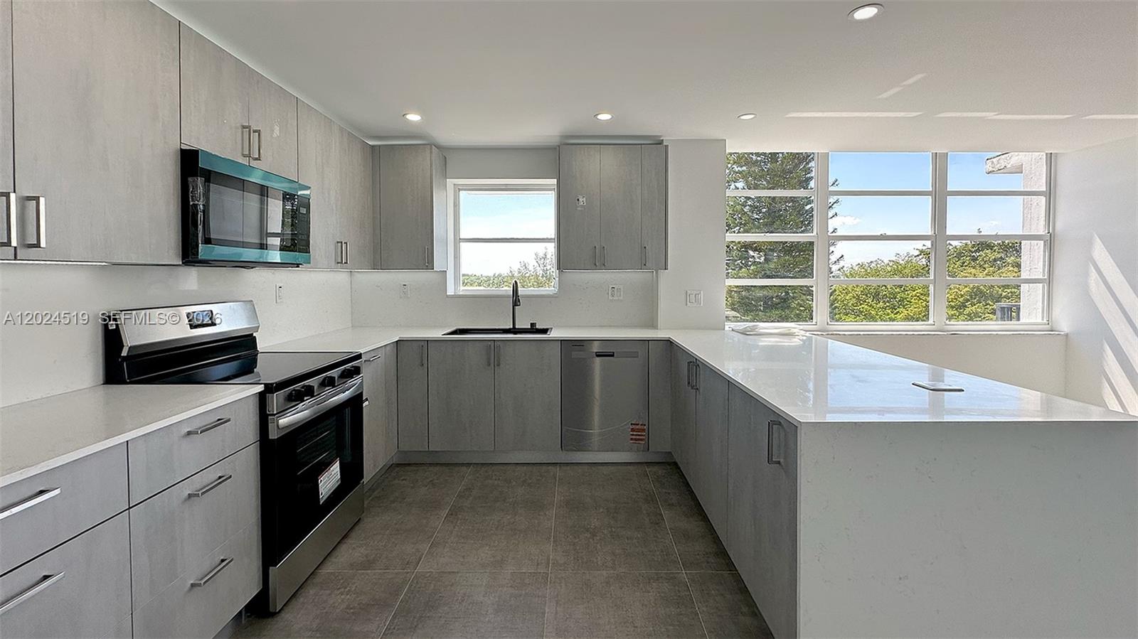 2780 NE 183rd St # 701, Aventura FL 33160