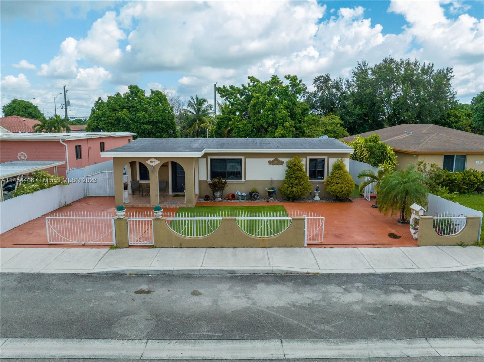 925 E 29th St, Hialeah FL 33013, HIALEAH, FL — photo 2 of 30