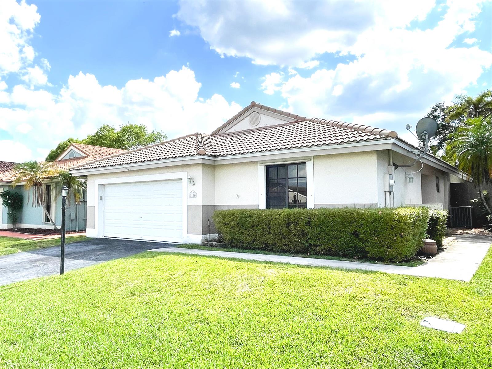 5851 Bristol Lane, Davie FL 33331