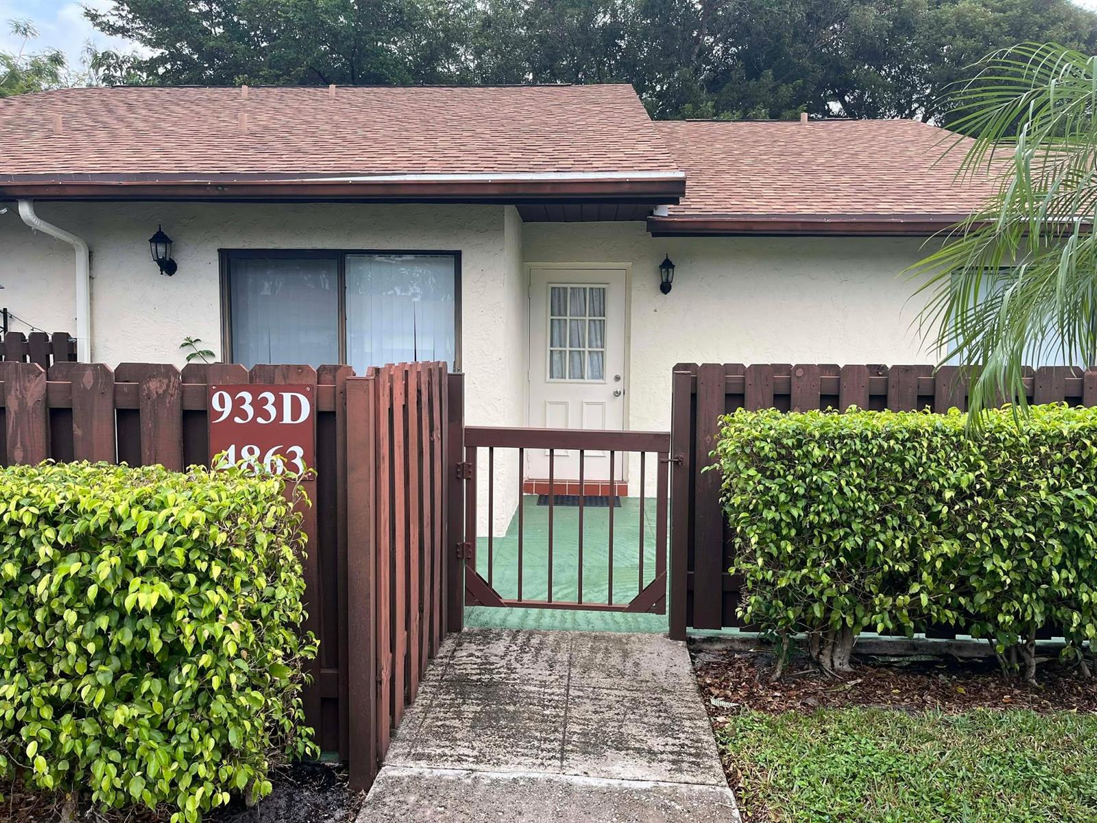 4863 Sable Pine Circle # D, West Palm Beach FL 33417