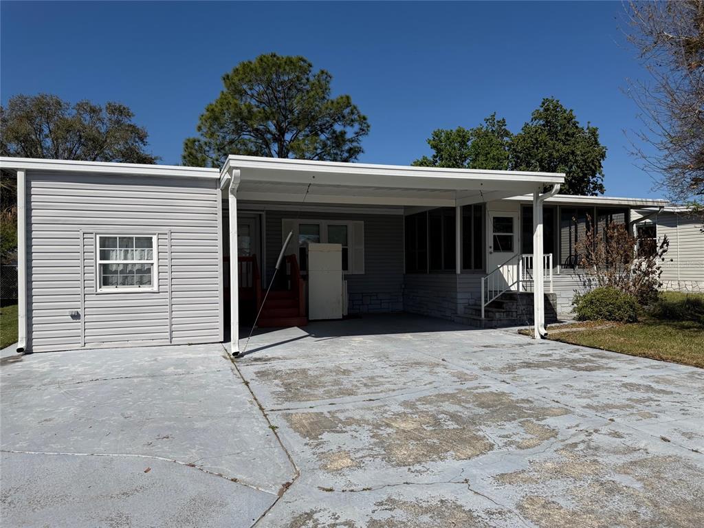 194 ROSEWOOD DRIVE