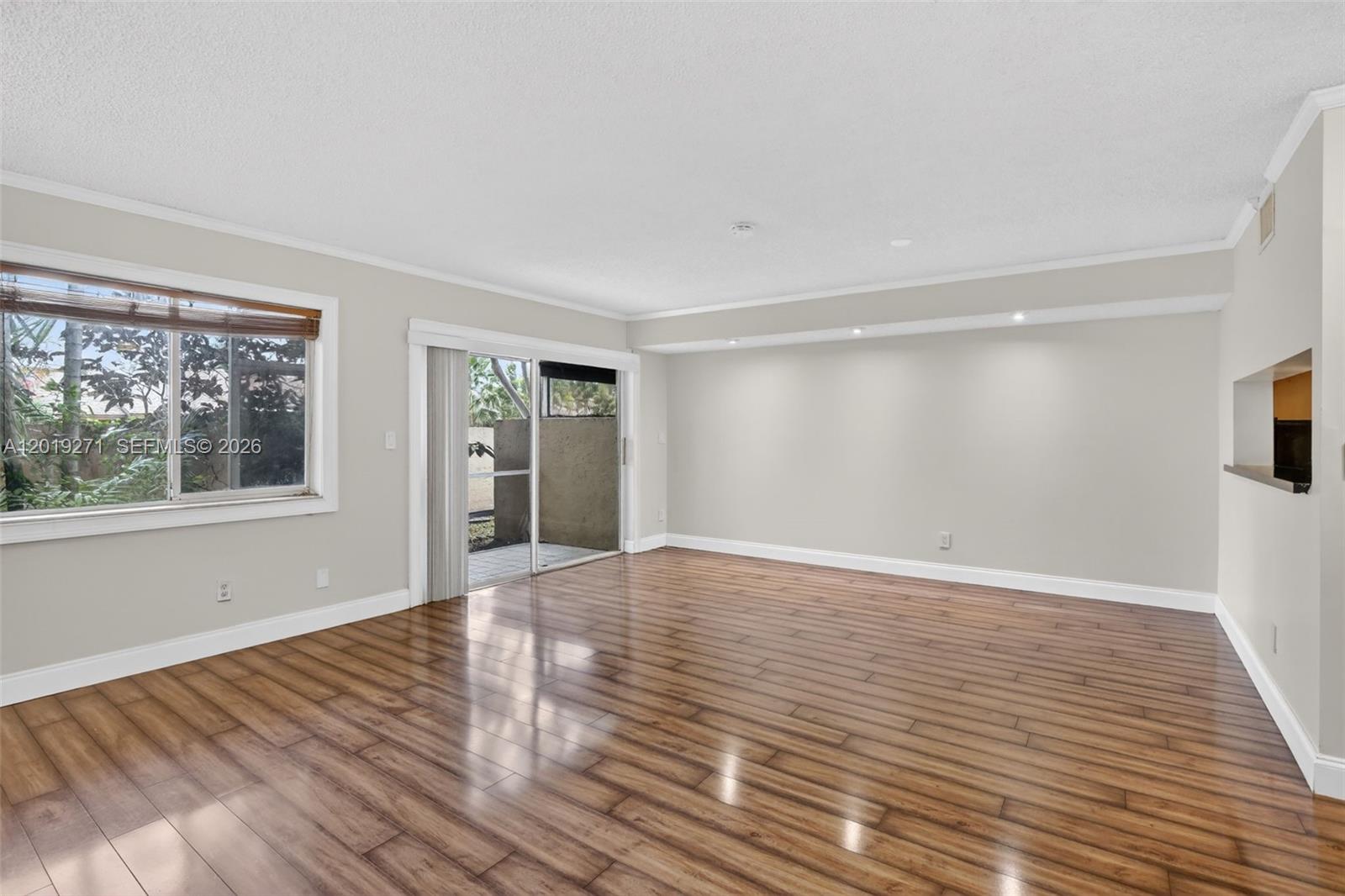 7957 NW 7th Ct, Plantation FL 33324