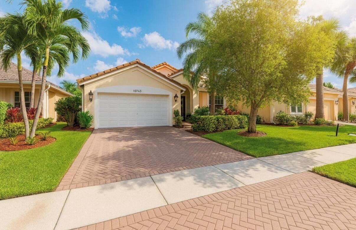 10746 Oak Bend Way, Wellington FL 33414