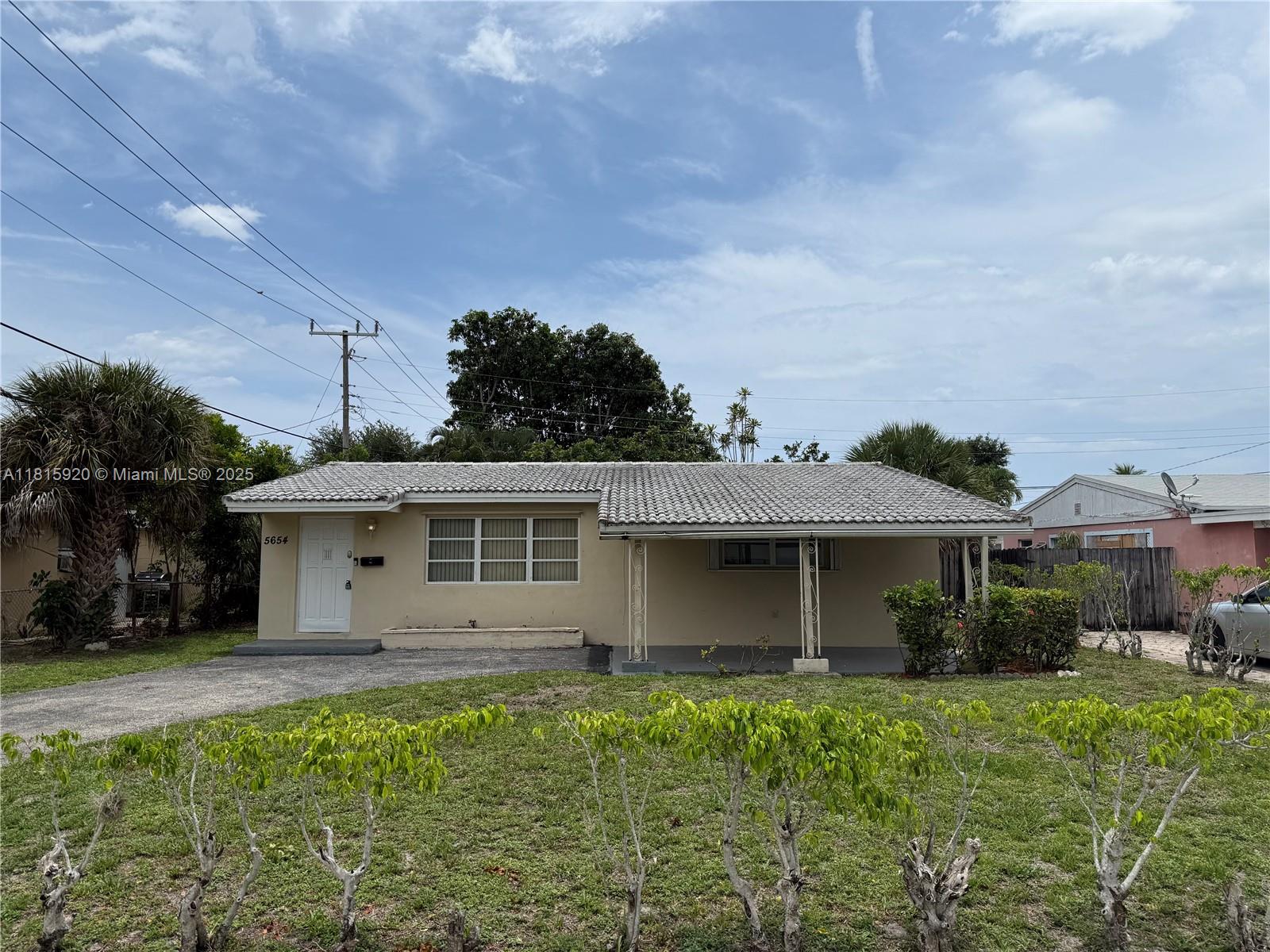 5654 NE 5th Ave, Oakland Park FL 33334