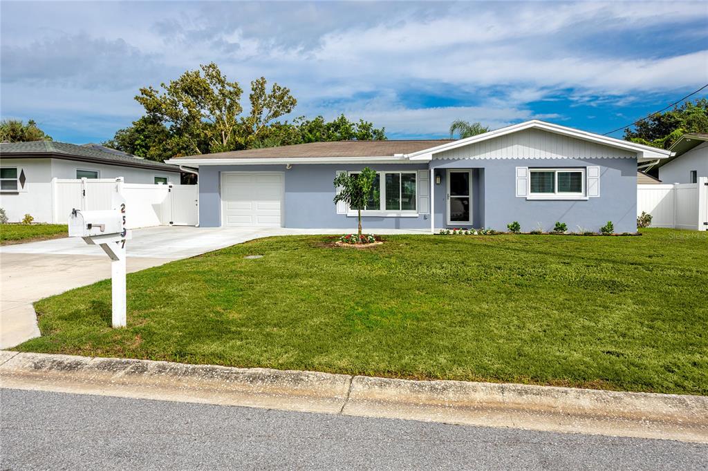 2597 CRESCENT DRIVE