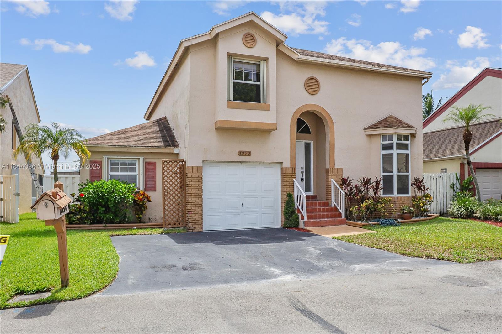 1050 SW 109th Ter, Davie FL 33324