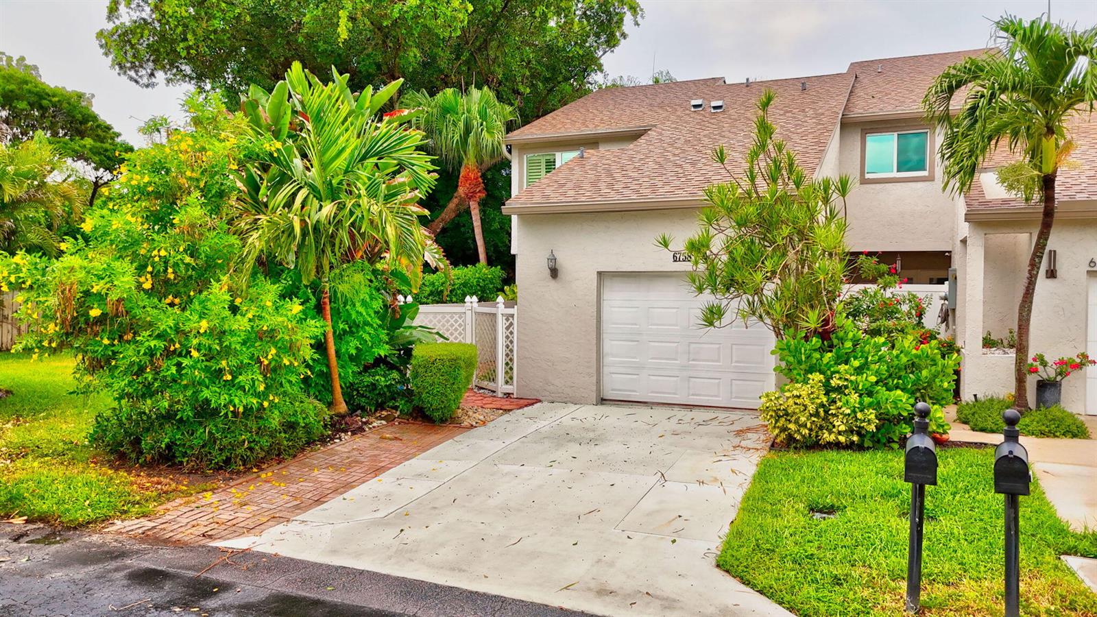 6758 Canary Palm Circle, Boca Raton FL 33433