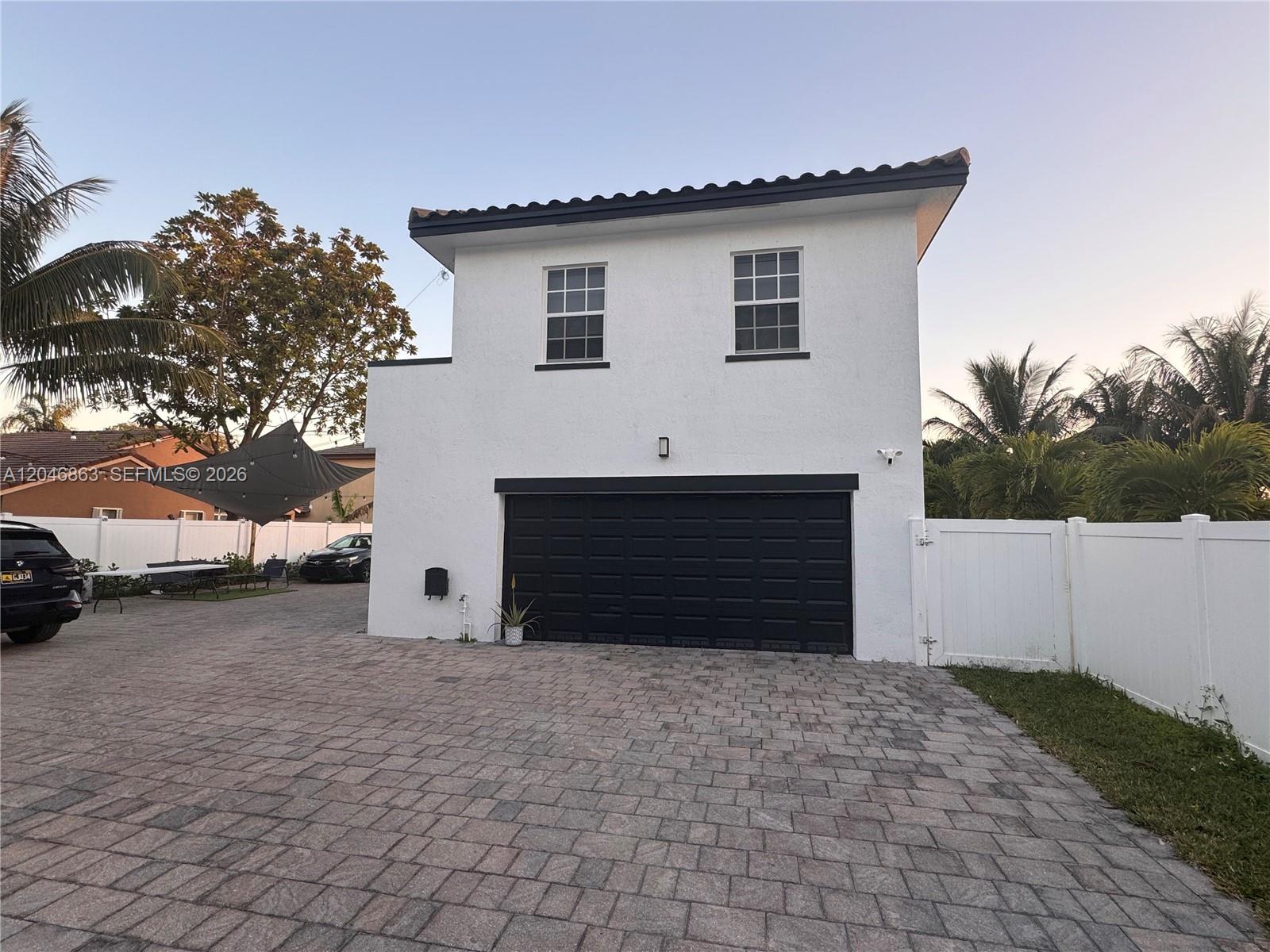 16934 SW 92nd St Cir, Miami FL 33196