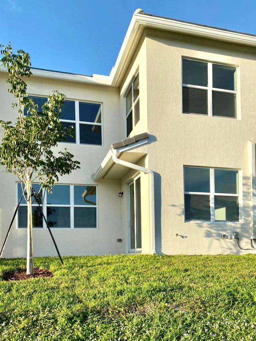 4984 Greenway Dr, Hollywood FL 33021