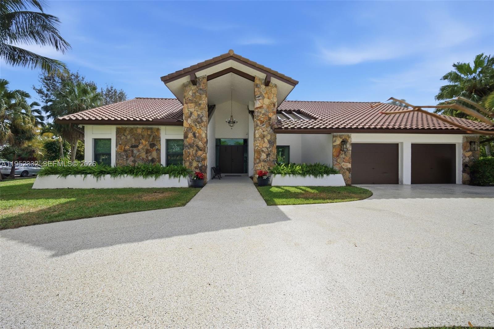 11850 Oak Leaf Dr., Davie FL 33330