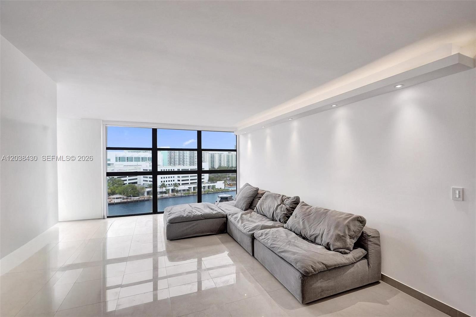 400 Leslie Dr # 1022, Hallandale Beach FL 33009