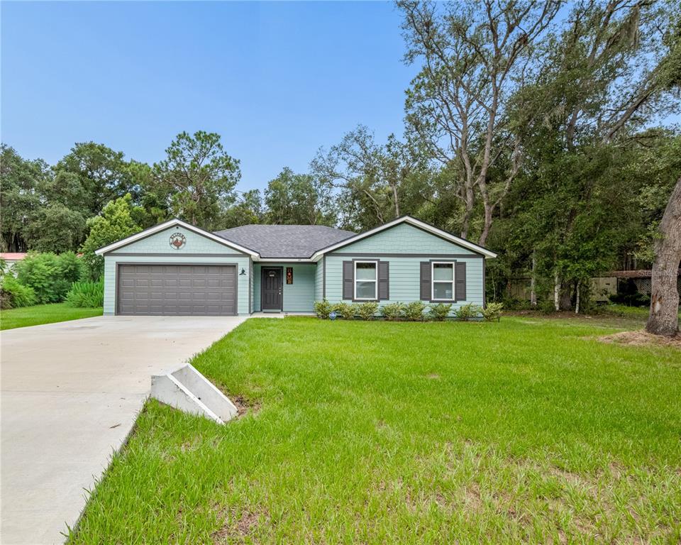 111 BREEZEWAY AVENUE, SATSUMA, FL — photo 2 of 30
