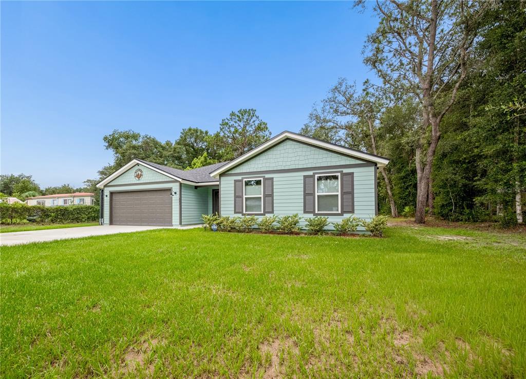 111 BREEZEWAY AVENUE, SATSUMA, FL — photo 4 of 30