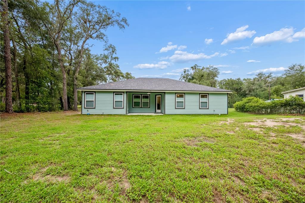 111 BREEZEWAY AVENUE, SATSUMA, FL — photo 5 of 30