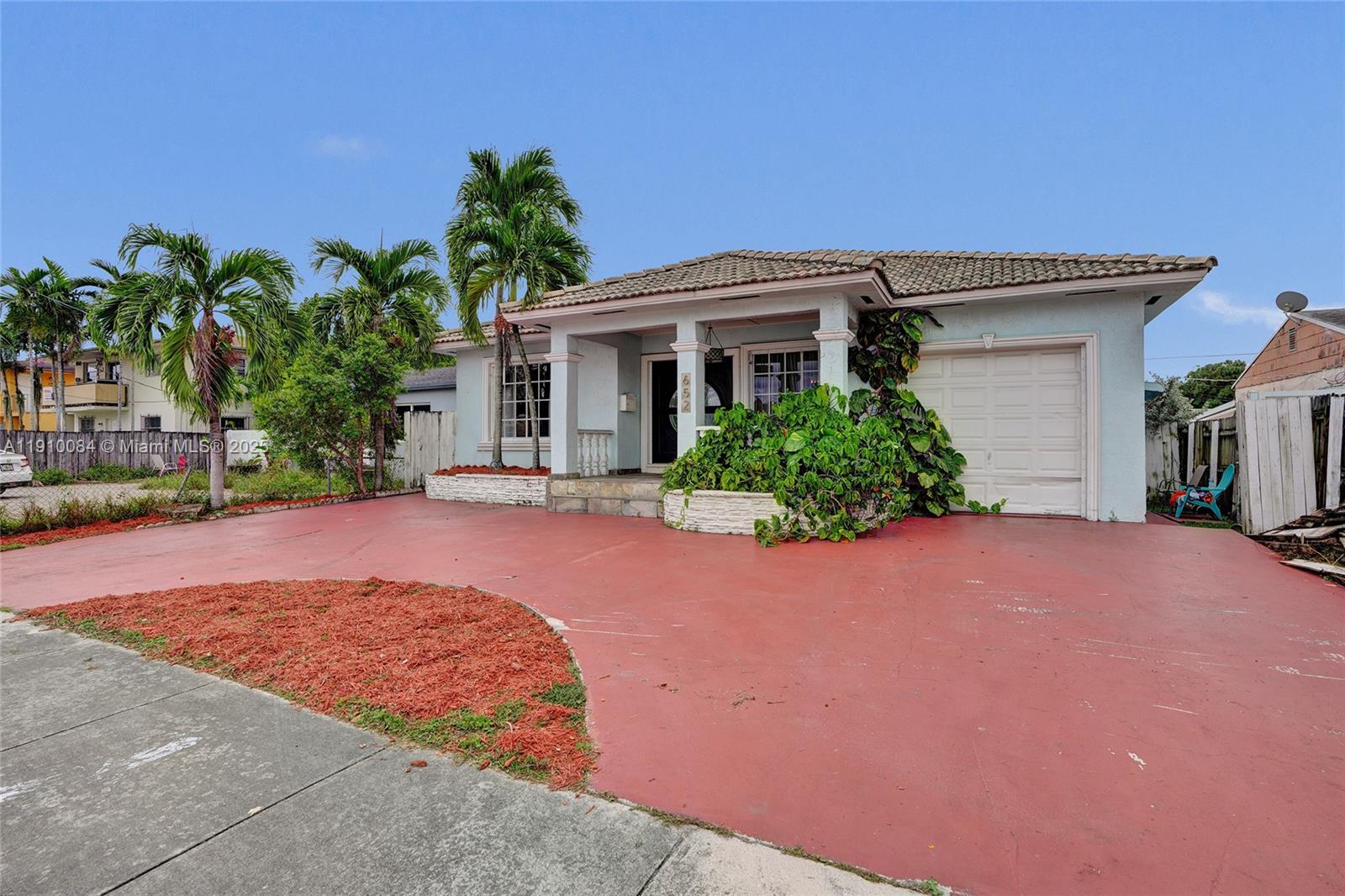652 SE 8th St, Hialeah FL 33010